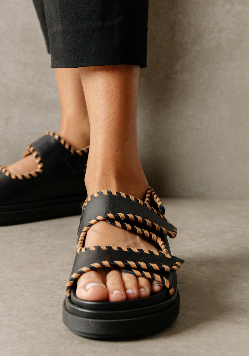 Black shop tan sandals
