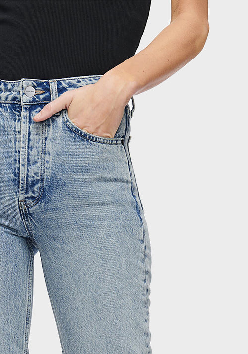 SONYA STRAIGHT LEG JEAN WASHED BLUE