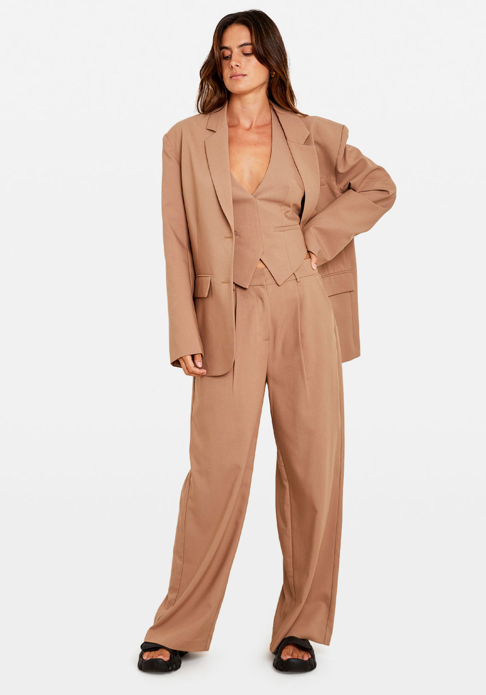 TAILORED VEST TOP TAN